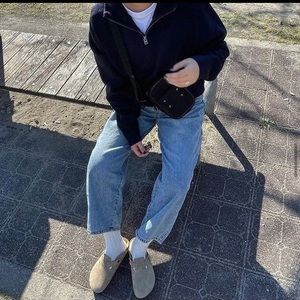 Birkenstock- Boston Soft Footbed Suede Leather, Color : Taupe
Size- 39, US-8/8.5